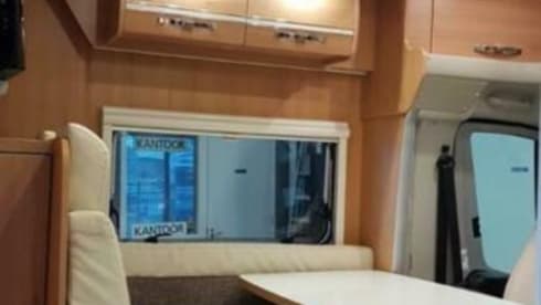 Beautiful spacious comfortable fine fully equipped 4 person camper