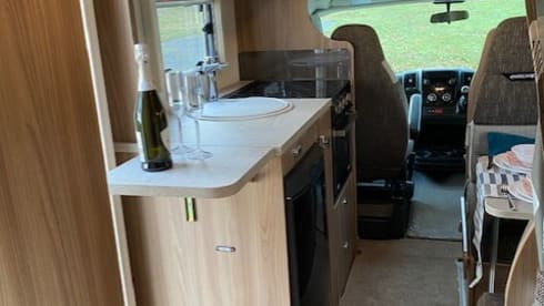 Ausgezeichneter Zustand, geringe Laufleistung 6 Schlafplätze voll ausgestattetes Wohnmobil