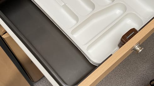 Lovely and practical Dethleffs camper for 2 to 5 people. 