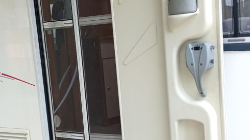 5p Challenger alcove camper from 2009