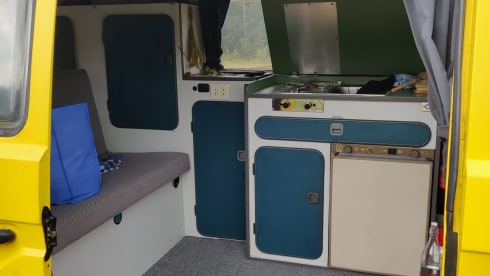 Sunny – 2p Volkswagen campervan from 1981