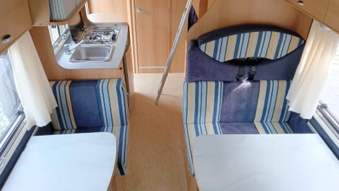 Giuliana – Camper 6 posti viaggio e 6 posti letto