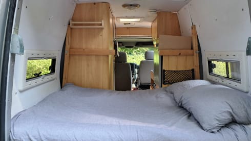 Donna – Adventurous 2p (+2 in tent) Volkswagen bus from 2015