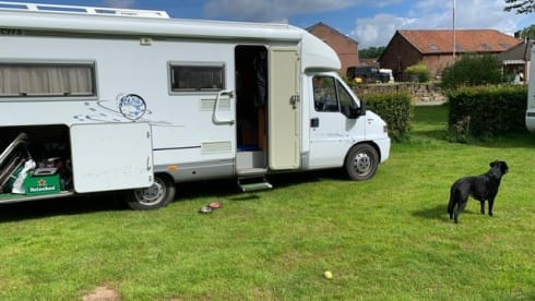 Corné & Joy – Complete with Airco - UNIQUE!! 4 person camper BOOK NOW! 