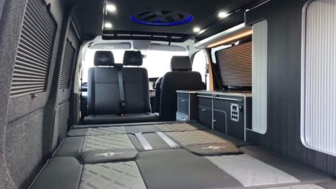 Rhino – VW 6.1, DSG, 4 WD, 199bhp, LED Lights.