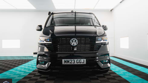 WEEKENDER TWO – 4 berth Volkswagen Campervan - AUTOMATIC