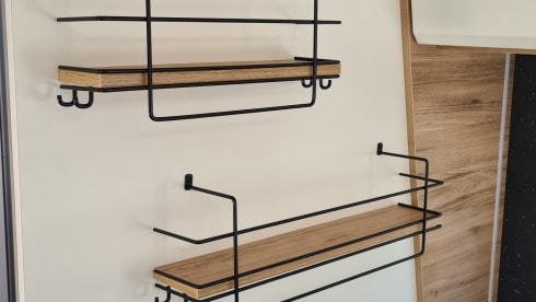 Schiff – Fully equipped luxury vehicle for up to 4 people, permitted total weight 4.4t