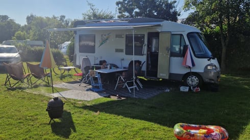 Knausie – 2p Volkswagen bus from 2012