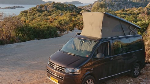 Lotte – 'California Dreaming' - T5 Beach with sleeping lifting roof