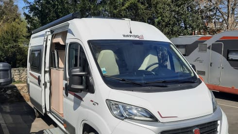 2p Rapido Bus camper from 2018
