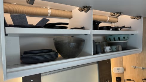 Tom & Mel – 🏝️ - OUT TIME - 🏞️