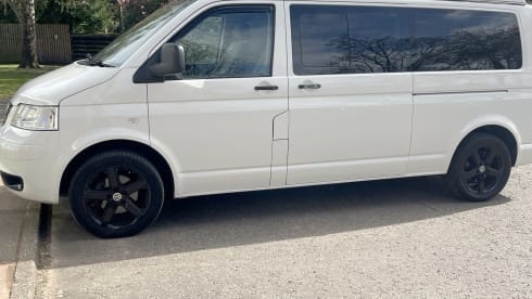 Adventure van  –  the coolest Volkswagen automatic from Edinburgh airport 