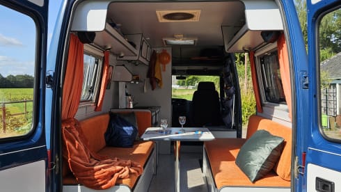 2p Peugeot bus from 1997