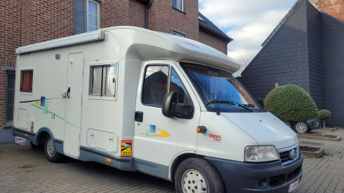 4p Chausson integrated uit 2005