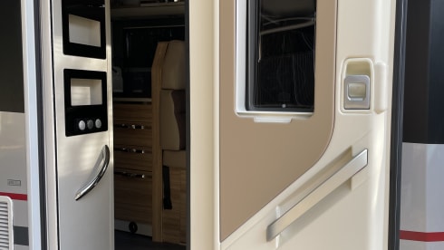 Camper het Spick… – 4p Adria Mobil semi-integrated from 2018