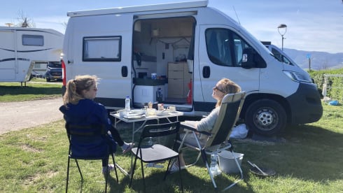 Mees – An attractive, self-sufficient and practical house on wheels!