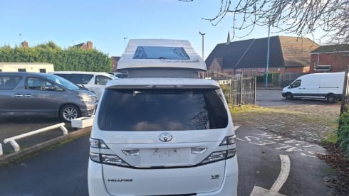 VEL – Toyota campervan met 2 slaapplaatsen uit 2009