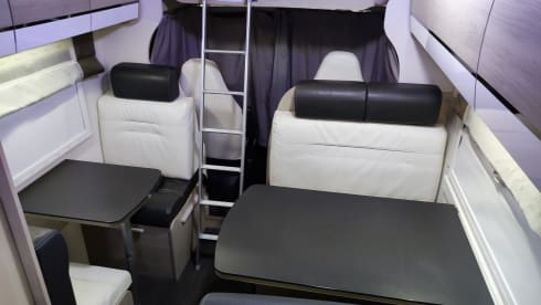 Camping-Car Capucine 5 places, avec climatiseur cellule.