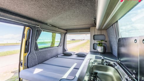 Sunny – 2p Volkswagen bus from 2015