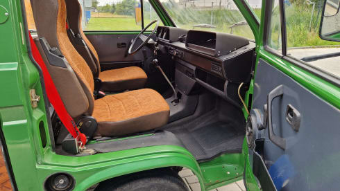 3p Volkswagen bus from 1983
