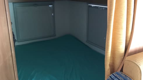 Freedom in the self-sufficient and spacious alcove mobile home