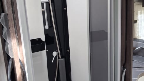 Lientje – 4p Benimar semi-integrated uit 2025