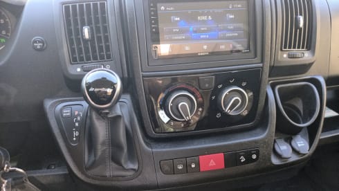 Gilbert – Furgone allestito da 5,99 m dotato di cambio automatico