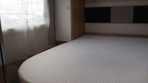 T69L – Complete HomeCar family camper with motor air conditioning and awning,