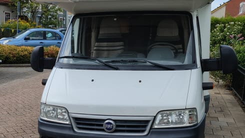 Geraldine Camper – 4p Fiat alcove from 2003