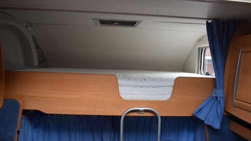Ford Benimar  – Comfortabele familiecamper met 6 slaapplaatsen compleet ingericht