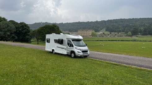 GO-VORNY – 6 berth Peugeot semi-integrated from 2021 free WI-FI 