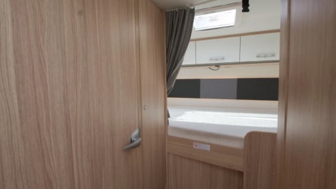 Sunlight T65 – Hele mooie ruime 4 persoons Sunlight camper uit 2022, veel bergruimte.