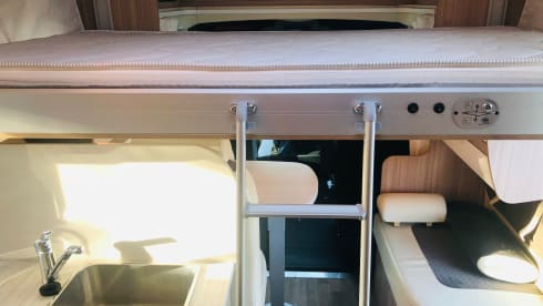 LUXURY AHORN CANADA, length beds and pull-down bed, ideal for families and seniors