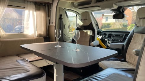 Camper 5P met large kingsize bed