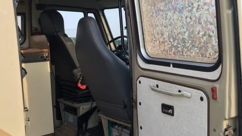 Sjaak  – 2p Mercedes-Benz bus oldtimer from 1979