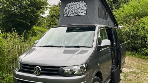Jude – 4 berth Volkswagen LWB Campervan 2014 New Conversion 