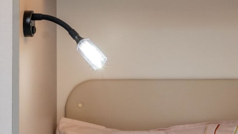 XGO King 3 – Brand new, luxurious 4-person Alcove camper