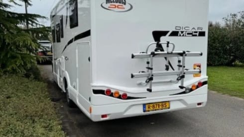 MC LOUIS MC4 281  – 4p McLouis semi-integrated uit 2022