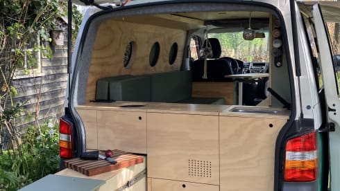 Experience adventures with Jip! 2p VW camper bus
