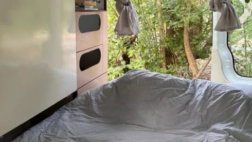 Borrie – Mercedes Sprinter campervan from 2010 (Automatic)