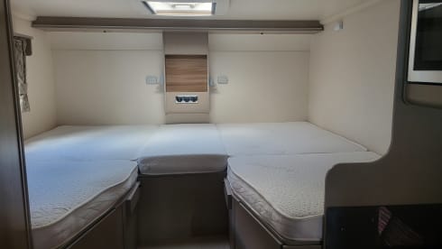 Thelma – Spacious and flexible 6 berth Swift Edge 476