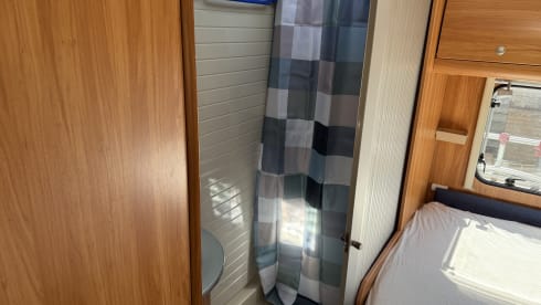 Compact 3P semi-integrated, length bed and free km!