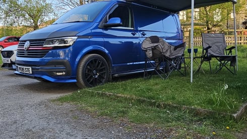 Peanut – 2 berth Volkswagen campervan from 2021