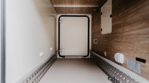 Rimor seal 695-14 – Spacious luxury family camper (14)