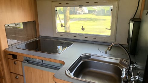 Ons maatje – 6p Adria Mobil alcove from 2004