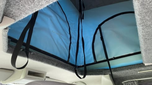 VW T5 'PopTop'  – 4 berth Volkswagen T5 Campervan