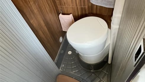 Soestdijk – 2 person bus camper from 2017, Roller Team Livingstone Prestige