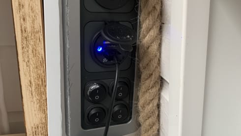Nujay – 4 berth Peugeot campervan from 2016