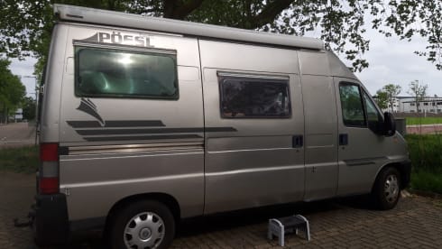 Compact fine Pössl bus factory construction with shower