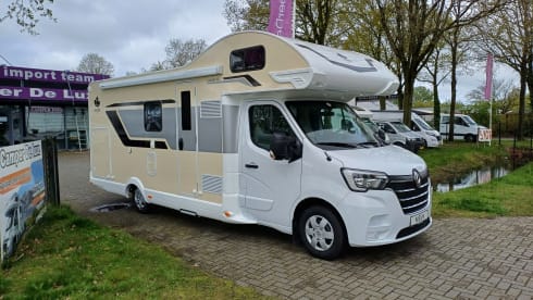 C19 – Knaus Traveler A705 XL Garage for 6 persons